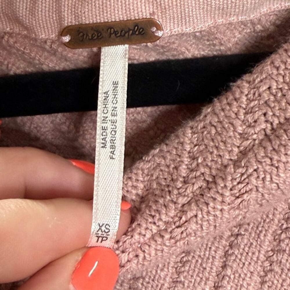 Free People I Can't Wait Ribbed Off-The-Shoulder Oversized Slouchy Sweater Mauve - Picture 4 of 8